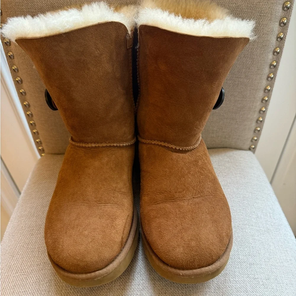 Authentic UGG Australia Bailey Button Boots in Walnut - Size 7 - Picture 6 of 11